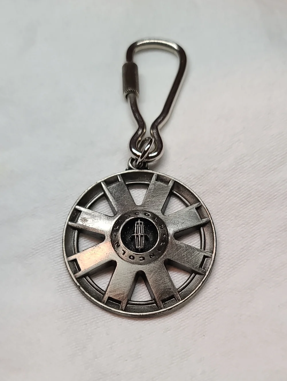 Lincoln Car Wheel Keychain